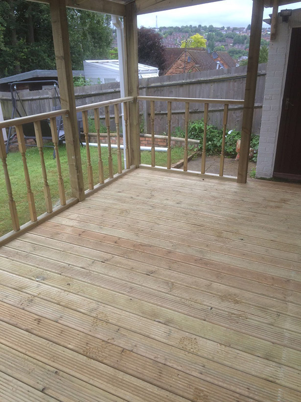 Decking by PM Gardens & Driveways